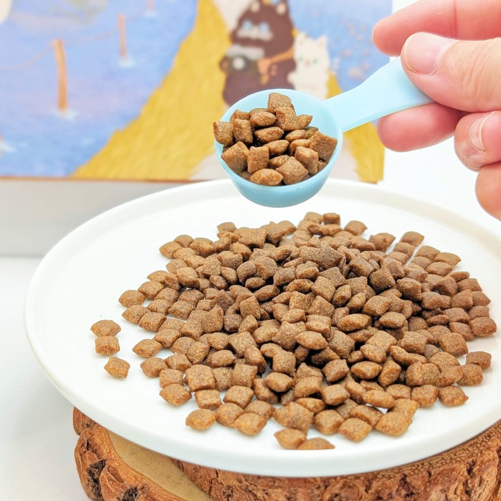 單一肉源飼料開箱｜慧心自然系列（極地鮭魚+糙米 vs 深海鮪魚+糙米）12歲挑嘴貓小花來開箱-AG吃貨
