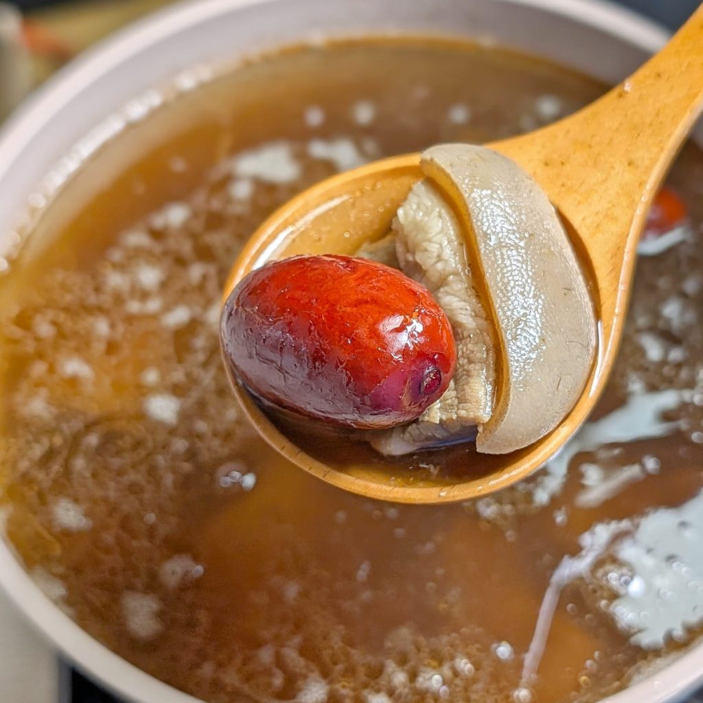 百年吳家評價｜基隆廟口美食宅配美食：冷凍即食湯品推薦，冬日必備的漢方養生湯品（羊肉爐、藥膳排骨、麻油雞）-AG吃貨