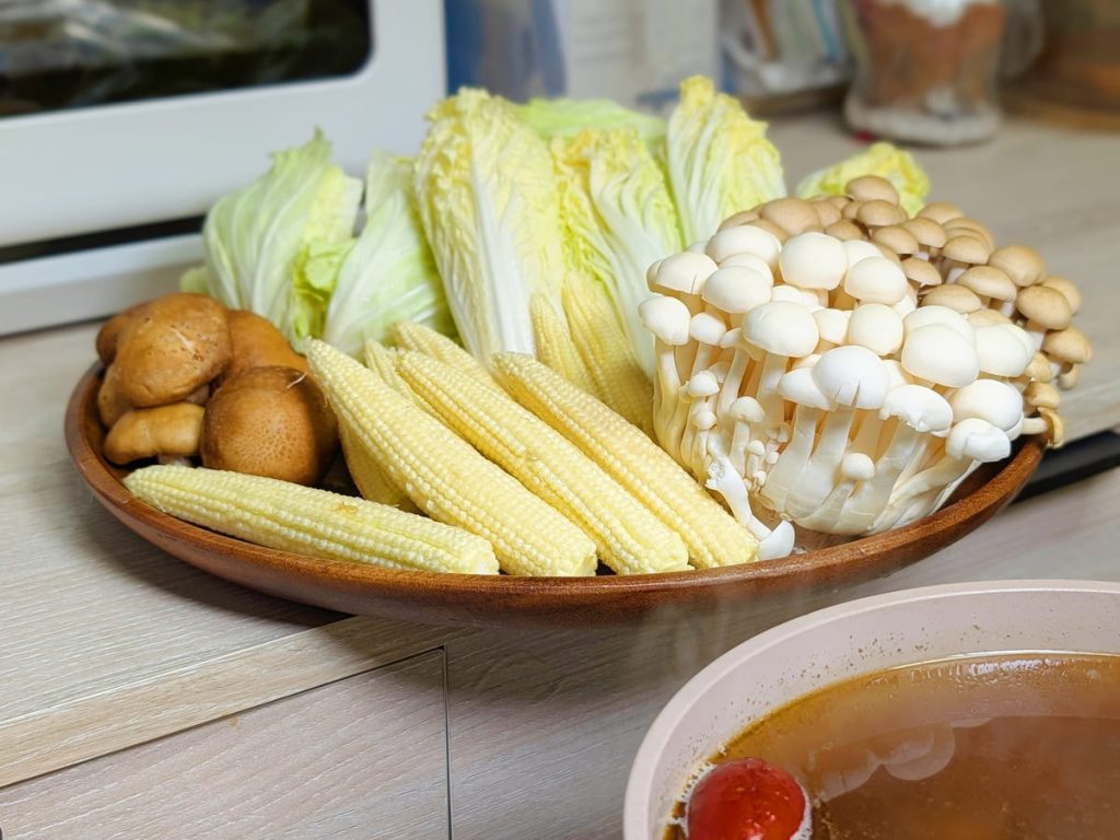 百年吳家評價｜基隆廟口美食宅配美食：冷凍即食湯品推薦，冬日必備的漢方養生湯品（羊肉爐、藥膳排骨、麻油雞）-AG吃貨