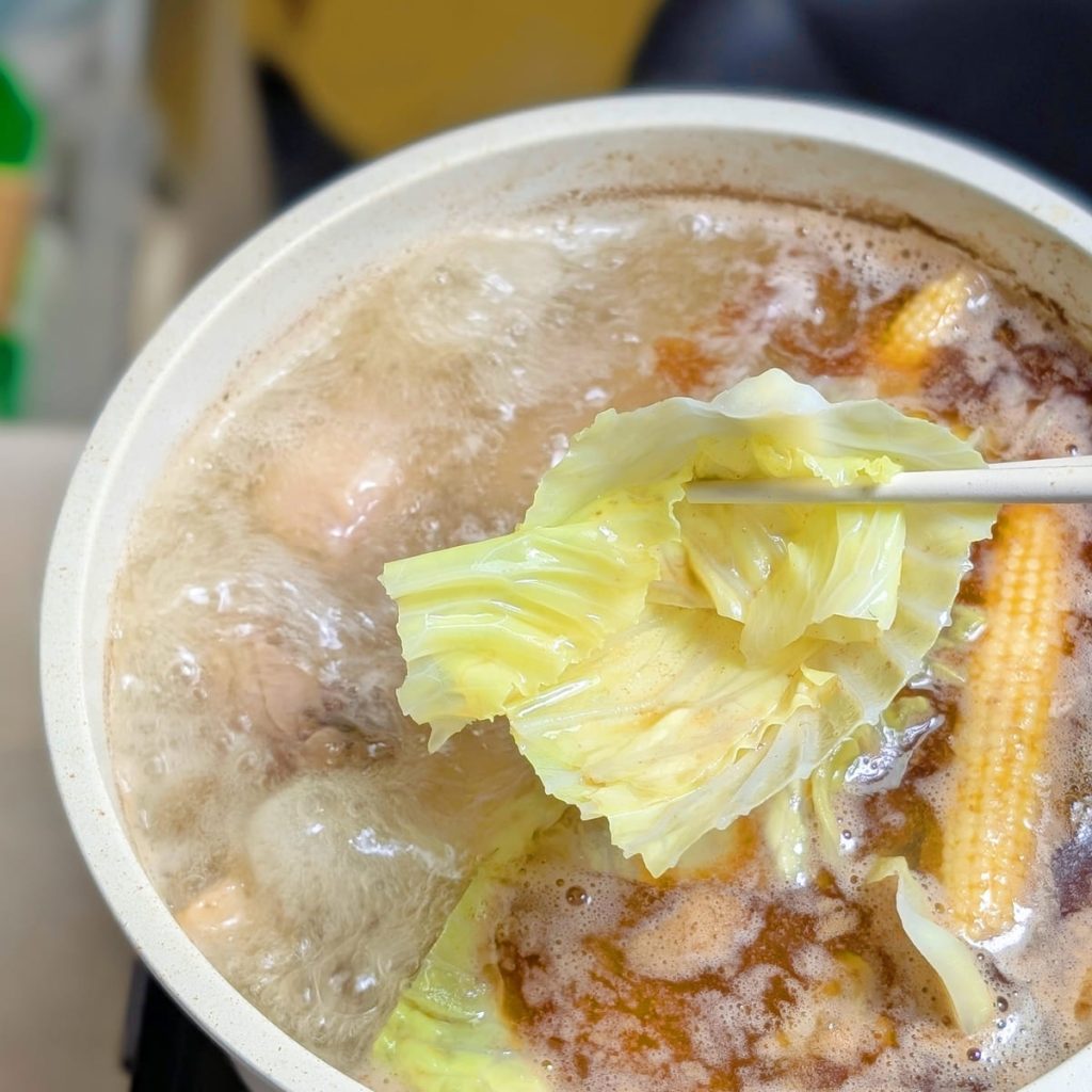 百年吳家評價｜基隆廟口美食宅配美食：冷凍即食湯品推薦，冬日必備的漢方養生湯品（羊肉爐、藥膳排骨、麻油雞）-AG吃貨