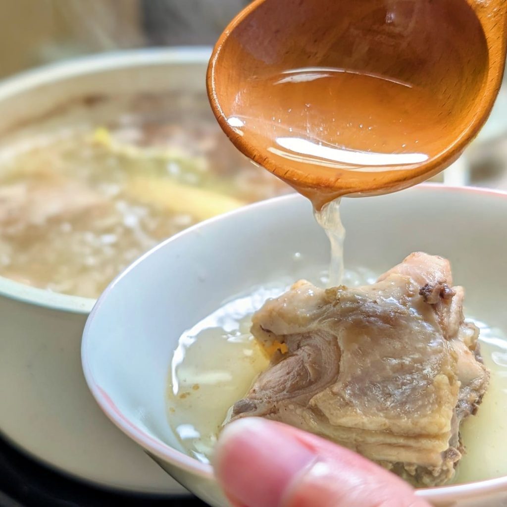百年吳家評價｜基隆廟口美食宅配美食：冷凍即食湯品推薦，冬日必備的漢方養生湯品（羊肉爐、藥膳排骨、麻油雞）-AG吃貨