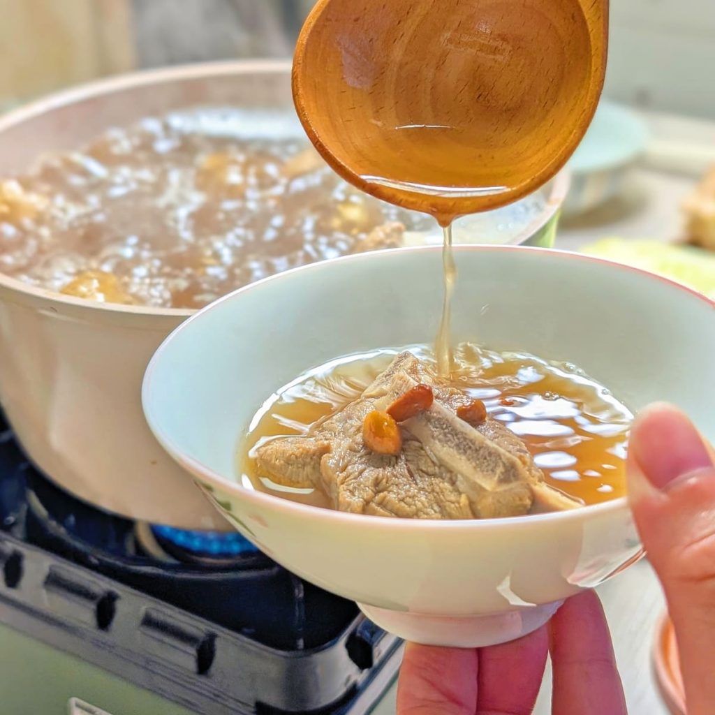 百年吳家評價｜基隆廟口美食宅配美食：冷凍即食湯品推薦，冬日必備的漢方養生湯品（羊肉爐、藥膳排骨、麻油雞）-AG吃貨