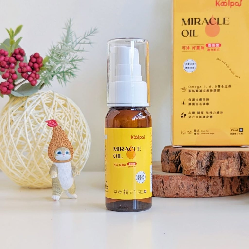 換季掉毛、皮毛乾癢怎麼辦？高齡貓咪保健品怎麼挑？可沛寵藥 Koolpal 可沛好靈油（寵物魚油），毛孩日常多功能保健品開箱-AG吃貨