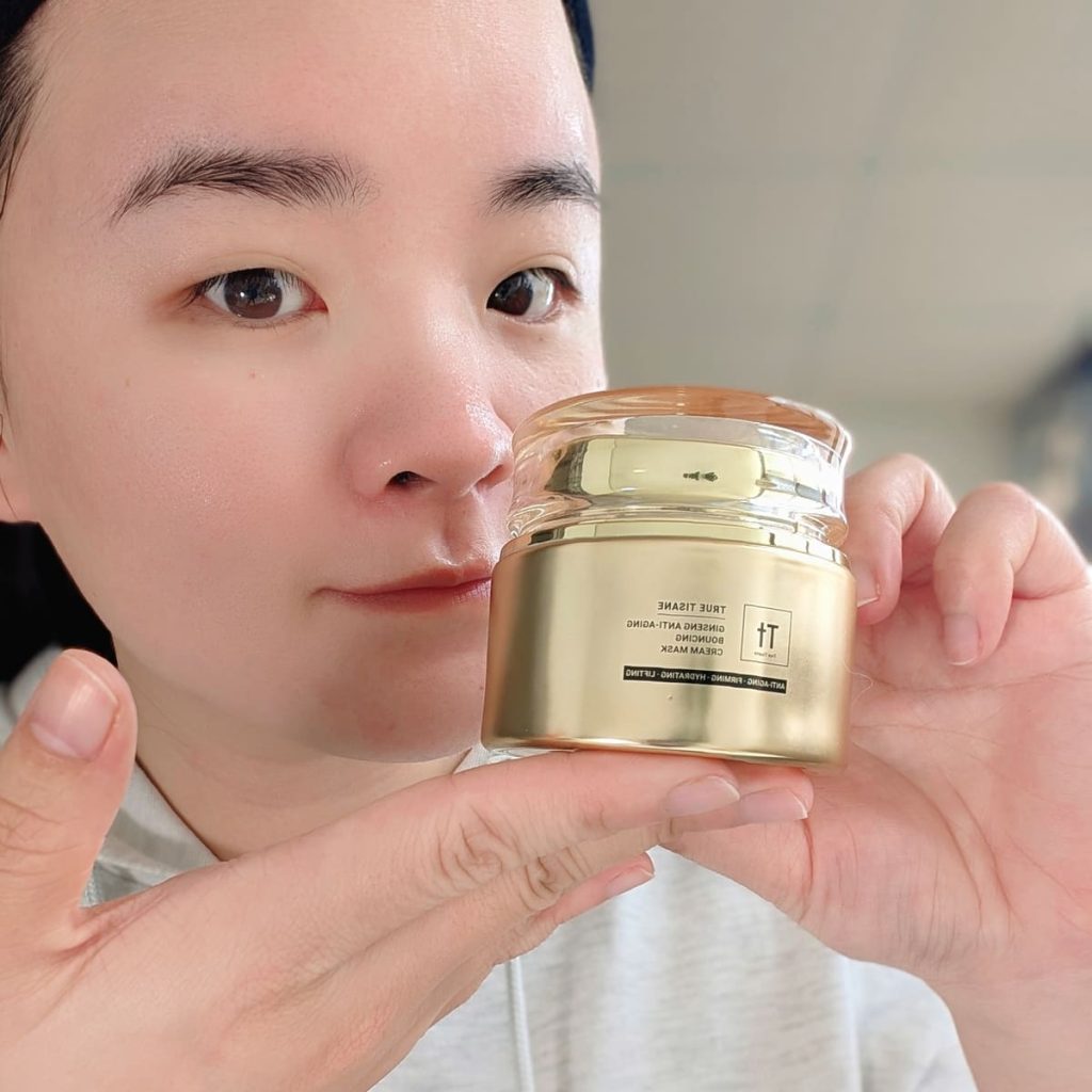 台灣好用面膜｜TRUE TISANE人蔘逆齡彈潤面膜評價：30+熬夜肌的「亮緊澎」救星，深夜修護的奇蹟！AG吃貨