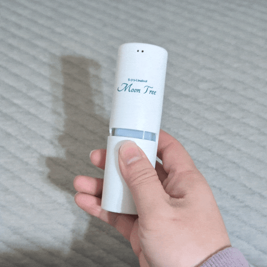 睡前10秒的溫柔儀式｜Moon Tree® 一葉好眠 舒眠聞學噴霧開箱分享｜Linalool 利娜諾帶來的夜晚鬆弛，旅遊可攜帶香氛機-AG吃貨