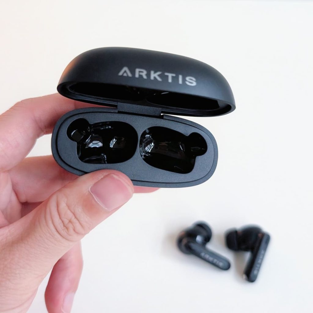 Arktis Pro 降噪耳機評價｜千元級也能有旗艦級的音質體驗？通勤、工作、追劇全場景實測開箱-AG吃貨