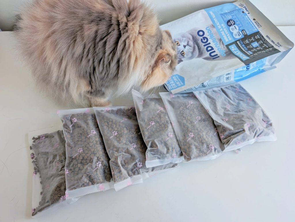 熟齡貓飼料開箱｜挑嘴13歲摺耳貓也願意主動吃！INDIGO英迪格有機貓糧7+開箱分享｜英迪格貓飼料評價-AG吃貨
