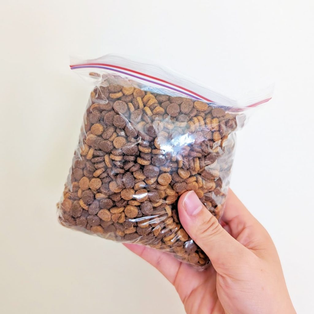 熟齡貓飼料開箱｜挑嘴13歲摺耳貓也願意主動吃！INDIGO英迪格有機貓糧7+開箱分享｜英迪格貓飼料評價-AG吃貨