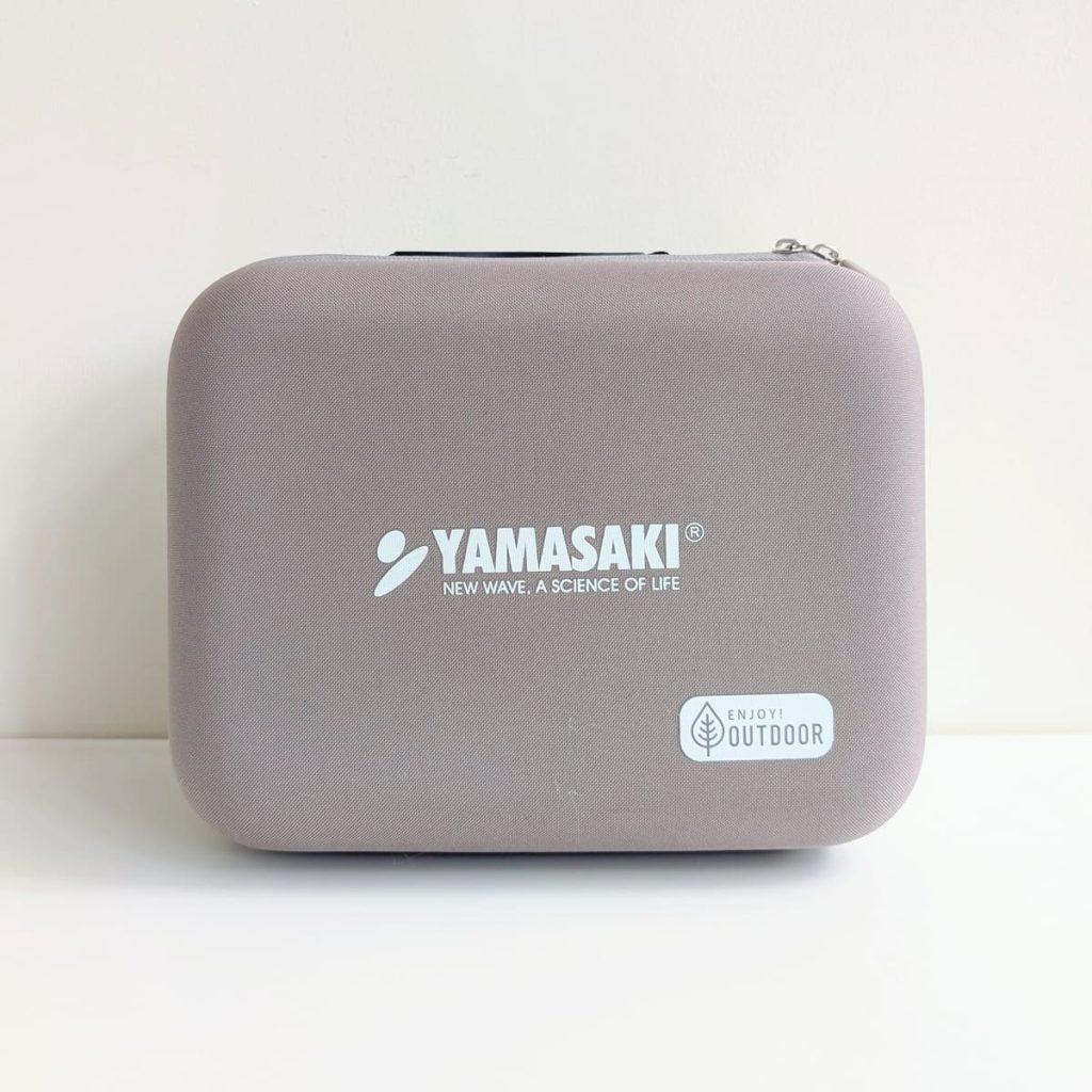 YAMASAKI山崎家電 山崎森林系五合一隨行風扇（SK-F12N）評價｜無線充電式風扇，把涼感、暖光與自由都裝進生活裡｜戶外、露營、辦公、擺攤都能用-AG吃貨