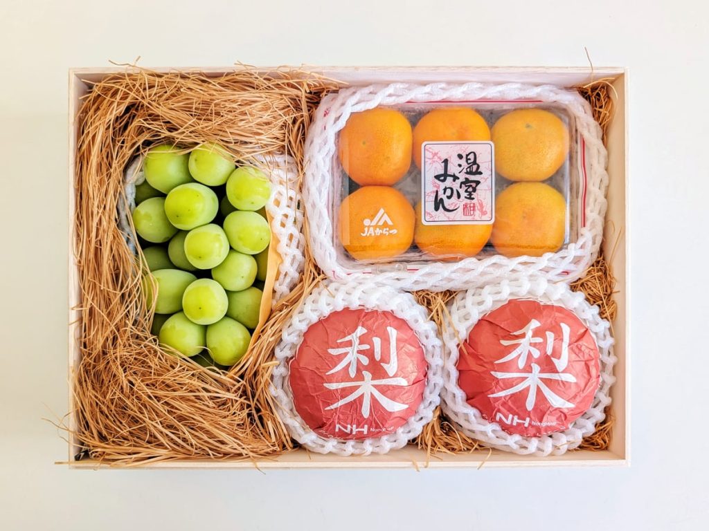 新北板橋水果禮盒推薦｜佳品水果評價｜中秋水果禮盒宅配分享：把日本蜜柑、麝香葡萄與韓國水梨裝進質感木盒，送禮超體面-AG吃貨