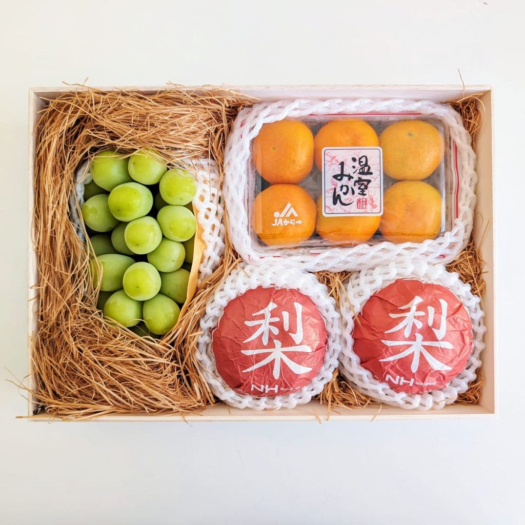 新北板橋水果禮盒推薦｜佳品水果評價｜中秋水果禮盒宅配分享：把日本蜜柑、麝香葡萄與韓國水梨裝進質感木盒，送禮超體面-AG吃貨